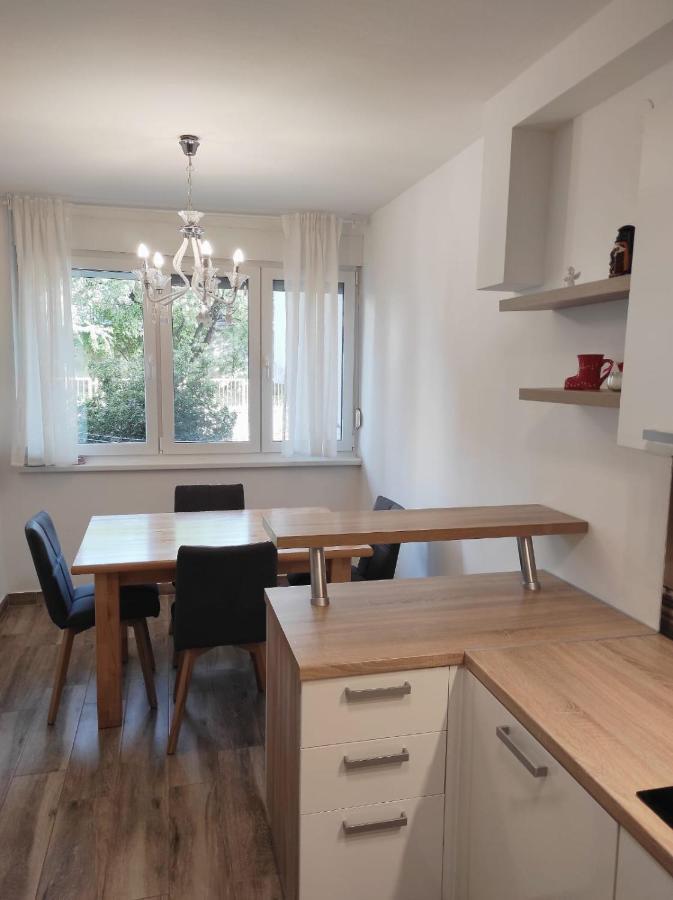 Apartment Mm Split Buitenkant foto